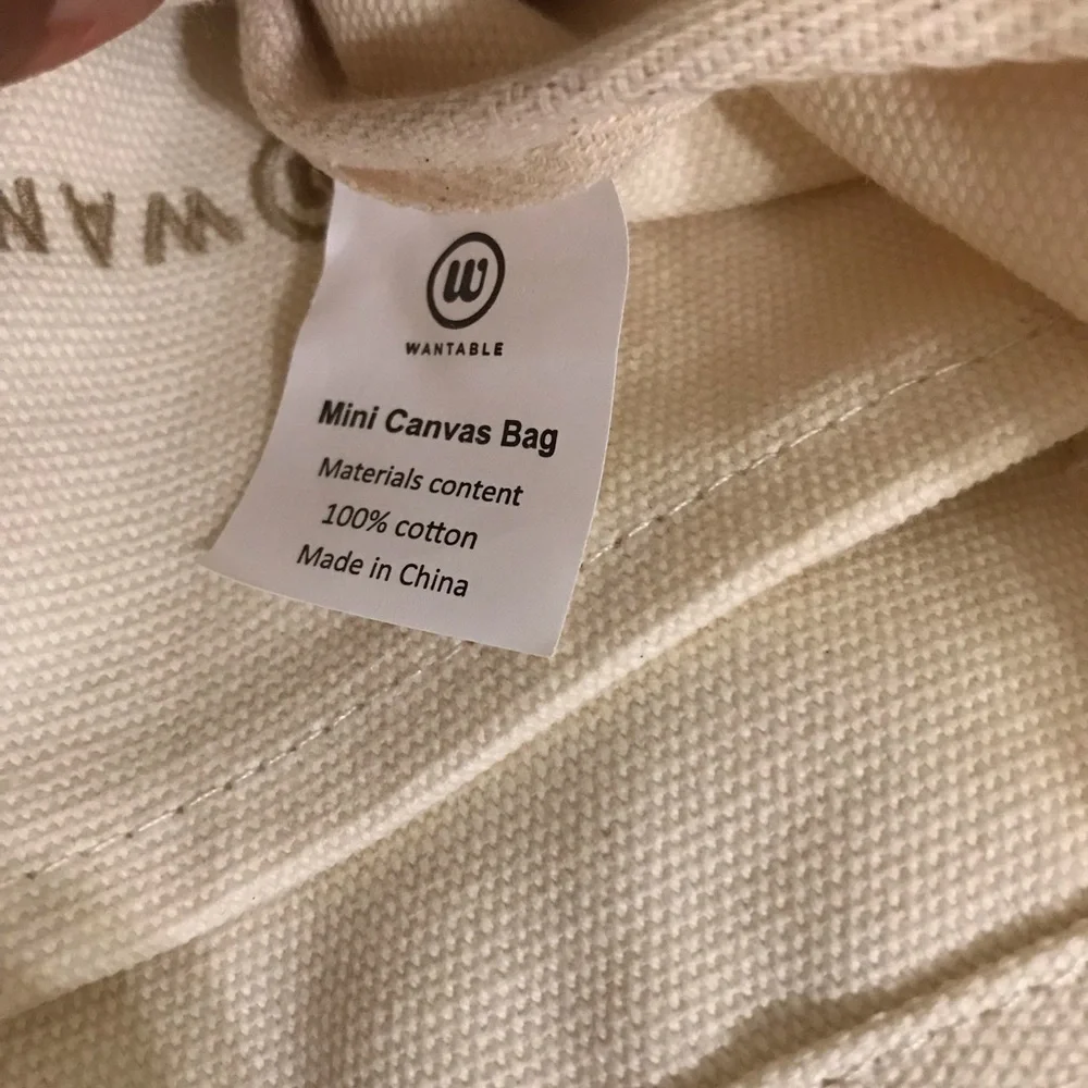 NWT Wantable Canvas Tote Bag in Cream with Removable Strap